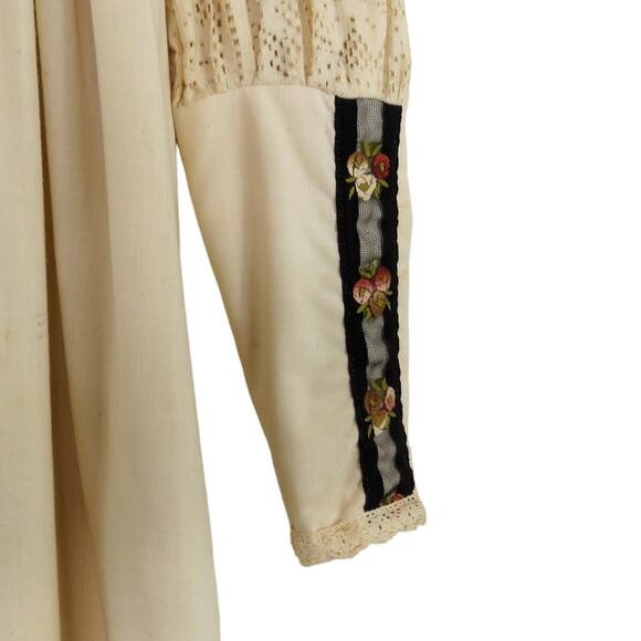 1970s Vintage Gunne Sax Prairie Dress Cream Lace Floral Embroidered Dress Medium - Picture 6 of 14